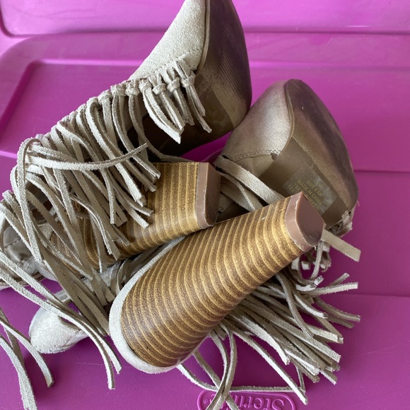 Fringed Heels - Picture 4 of 4